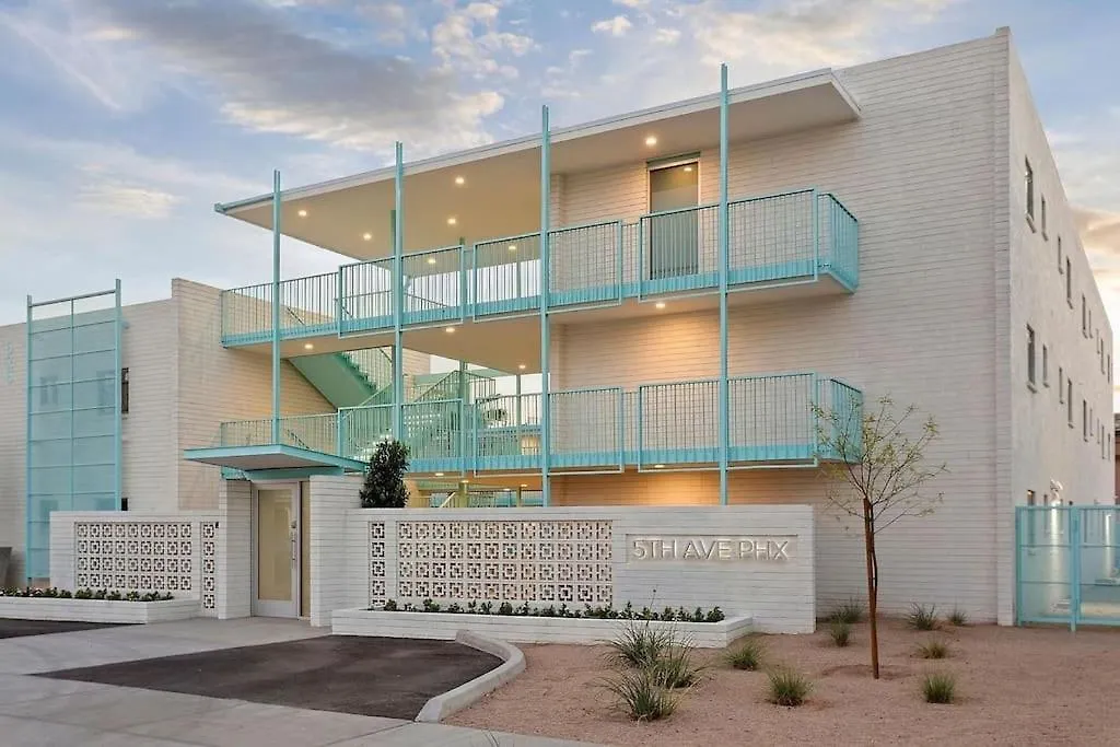 דירות פיניקס Modern Contemporary Living In Dtph - Poolside.